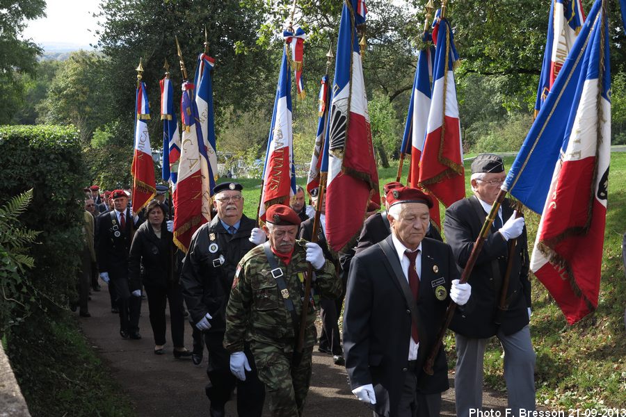 Porte-Drapeaux en tête