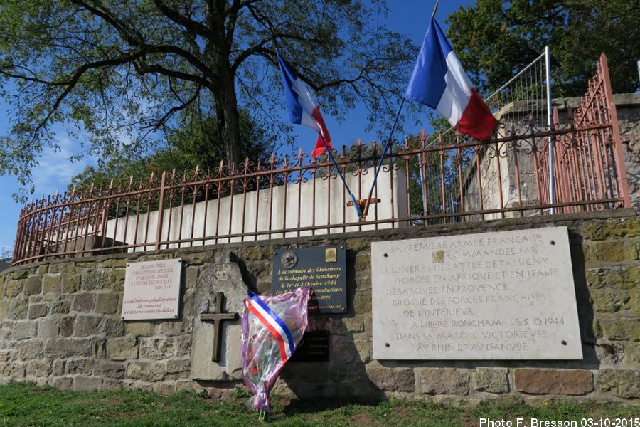 Stèles fleuries