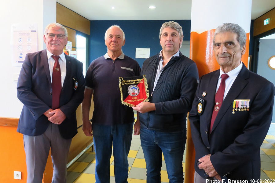 Cadeau du fanion de l'amicale