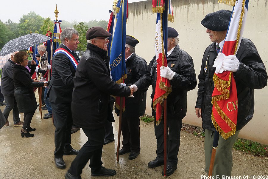 Remerciements aux porte-drapeaux
