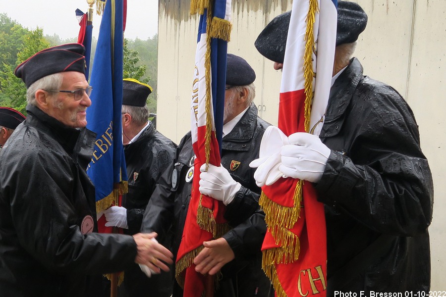 Remerciements aux porte-drapeaux