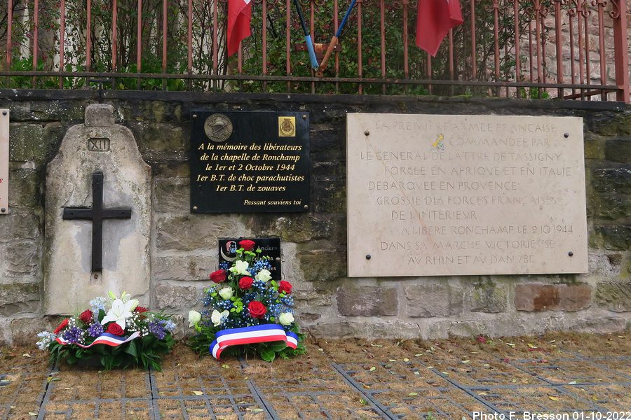 Les stèles fleuries