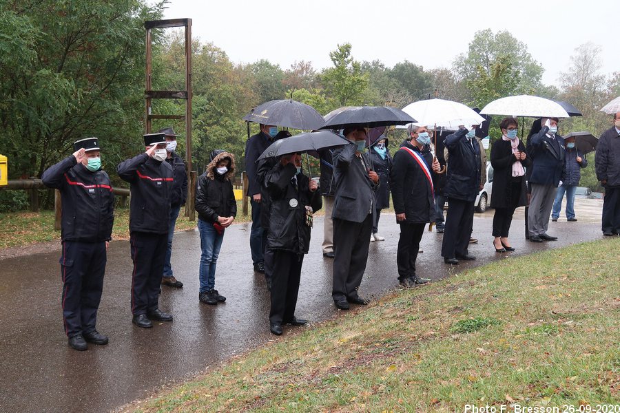 Minute de silence des autorités