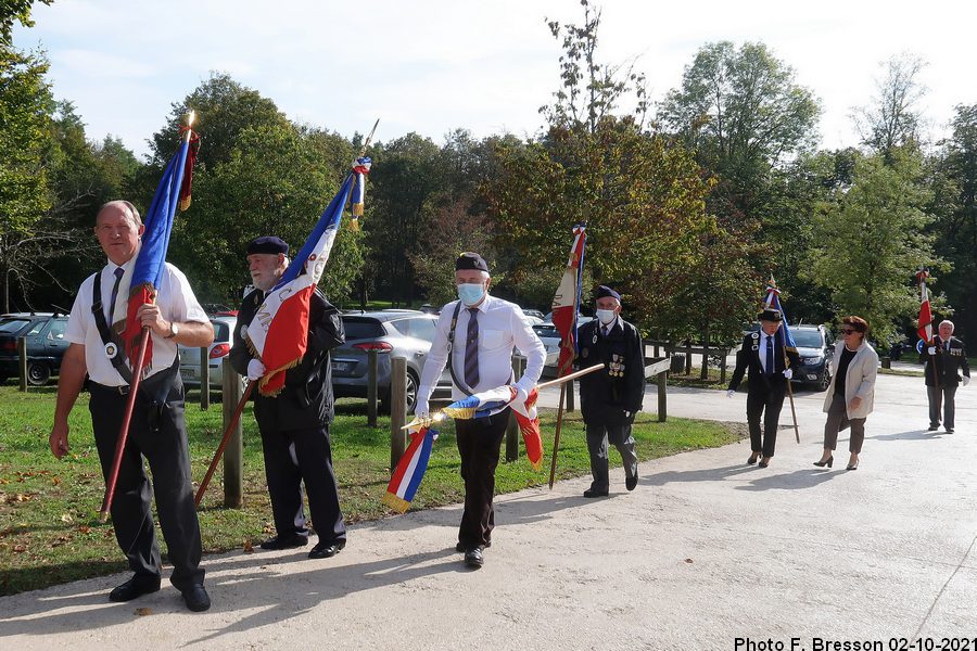 Arrivée des porte-drapeaux