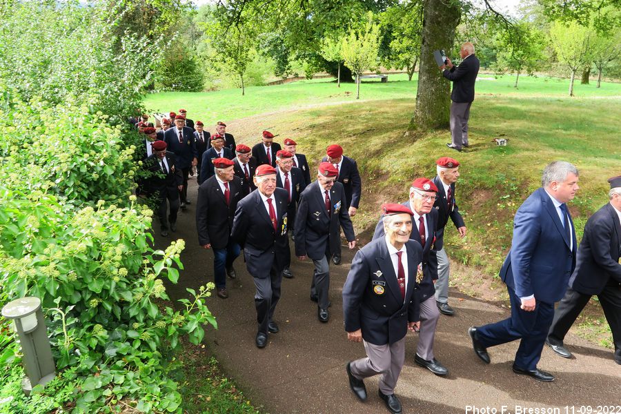Le cortège des bérets rouges