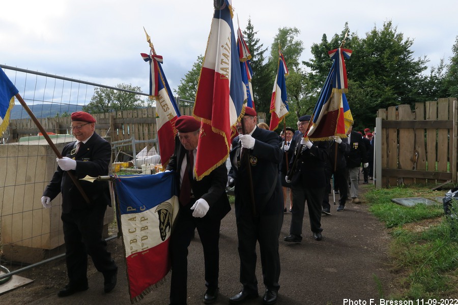 Entrée des porte-drapeaux