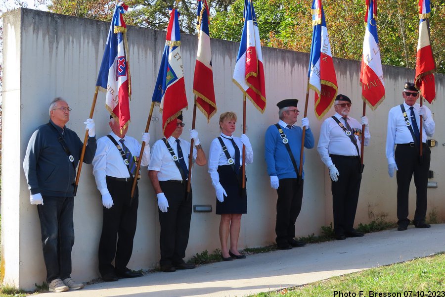 Porte-drapeaux à l'ombre